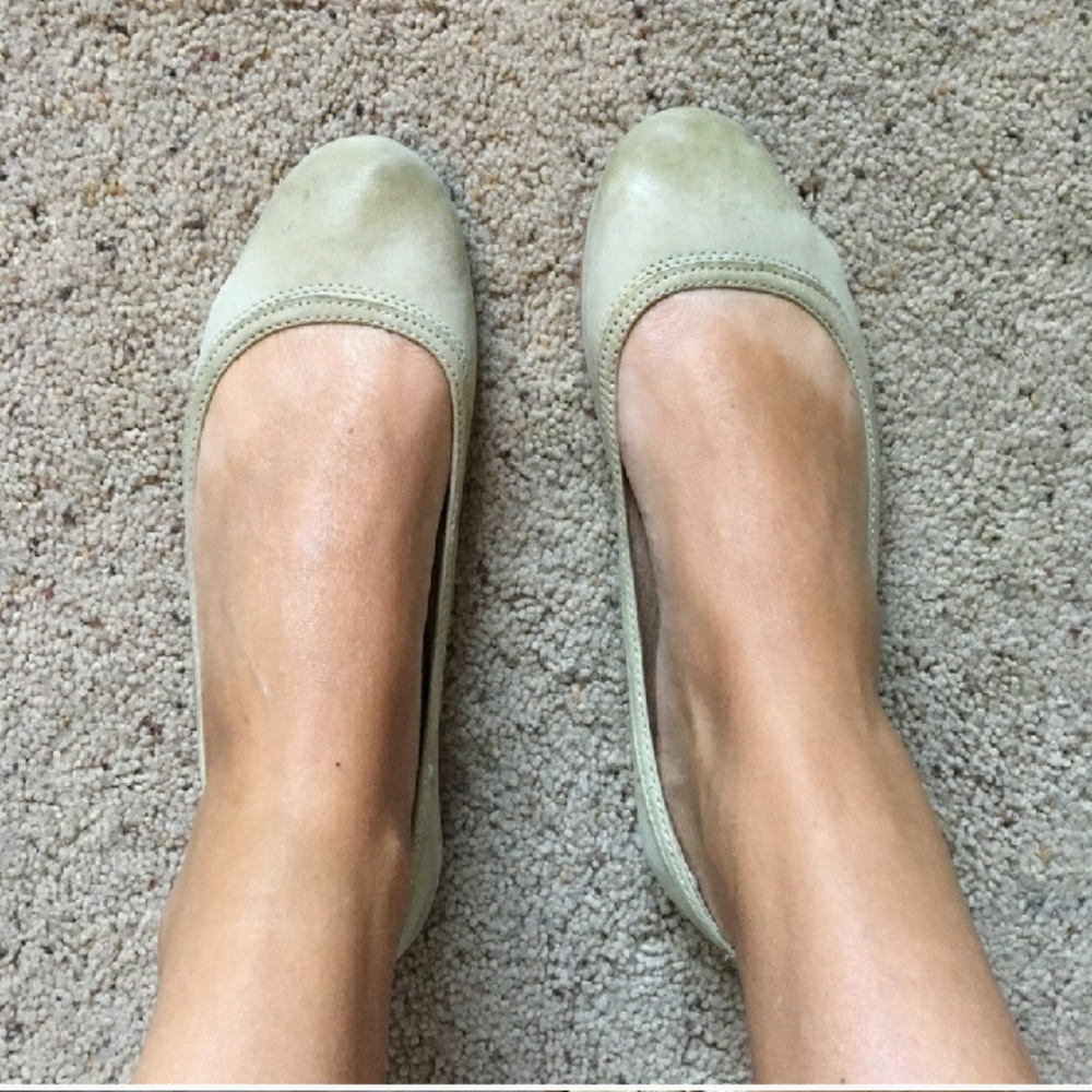 Frye Carson Flats